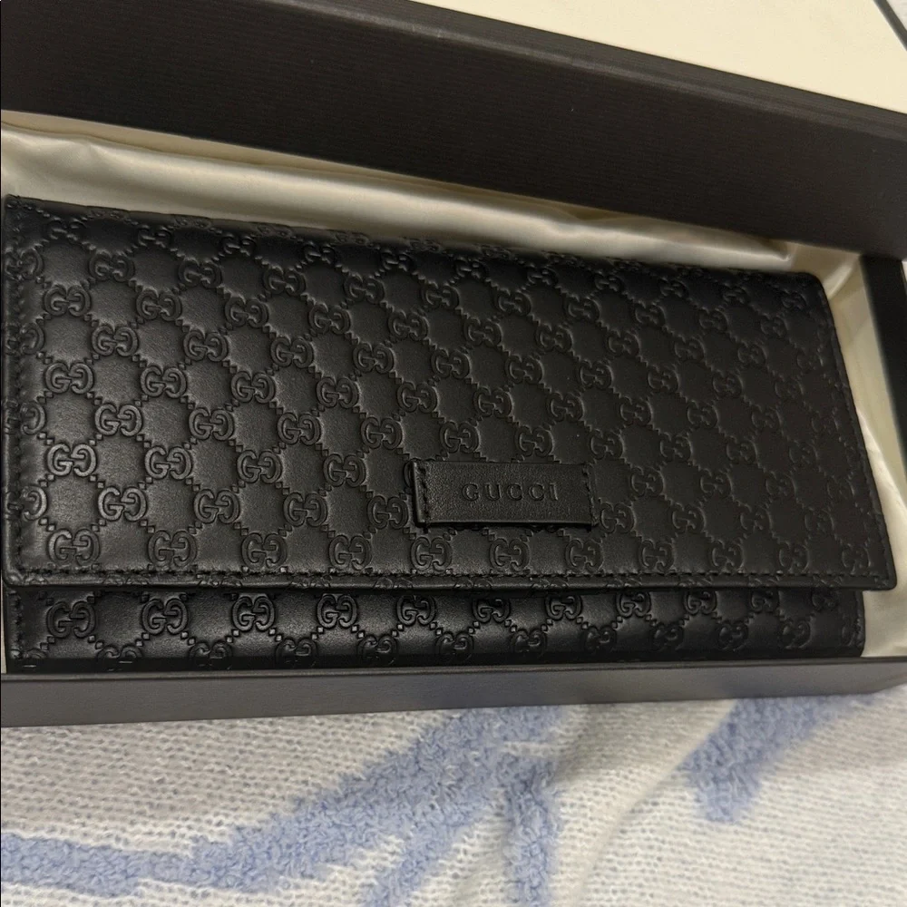 Gucci Black Logo Pattern Wallet - Picture 2 of 8